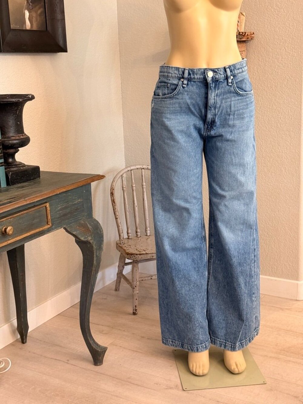 HUDSON JEANS High Waist Big Leg Lightweight Denim "JODIE YAH"